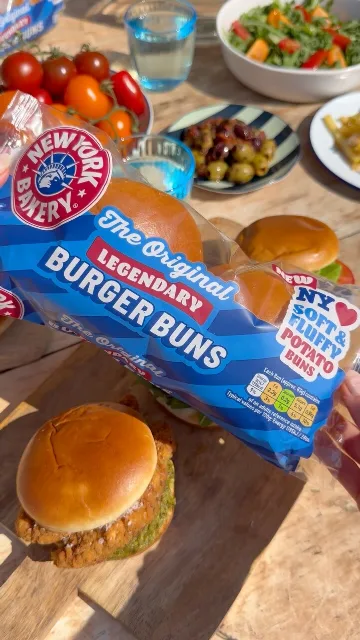 New York Bakery reel - Bank Holiday hosting just got legendary. Meet the burger flight board: three potato bun heroes, each bringing a different flavour moment - beef…